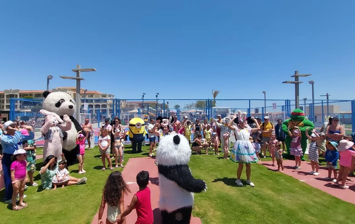 عروض وفقرات فنية للأطفال خلال احتفالات عيد الايستر بفنادق الغردقة 17 - جريدة المساء