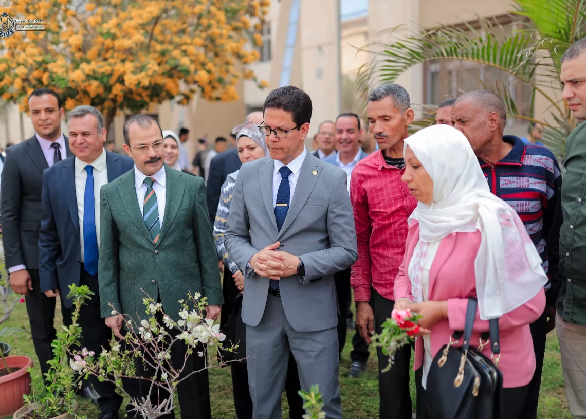 افتتاح معرض الزهور الثاني بجامعة بنها المعرض يهدف إلي الاطلاع علي انواع الأشجار المثمرة وتنمية الذوق العام للطلاب 18 - جريدة المساء