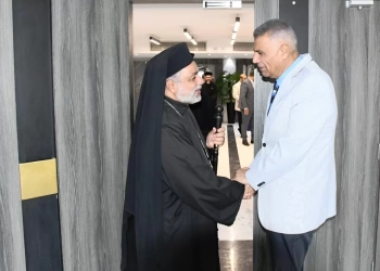 فى إتصال تليفونى .. محافظ أسوان يقدم خالص تعازيه فى وفاة بابا الفاتيكان لمطران إيبارشية طيبة للأقباط الكاثوليك ولكاهن الكنيسة بأسوان 33 - جريدة المساء