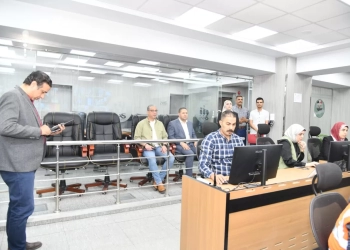 محافظ الفيوم يتابع تداعيات العاصفة الترابية من مركز السيطرة : رفع درجة الاستعداد القصوى لمواجهة العاصفة الترابية وتأمين الطرق والمنشآت 25 - جريدة المساء