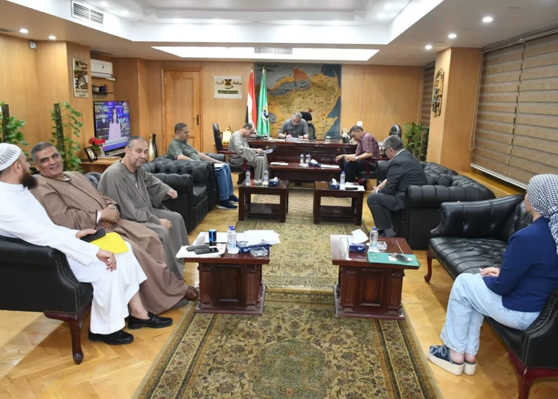 محافظ الفيوم يلتقي أعضاء مجلسي النواب والشيوخ لبحث مطالب المواطنين 19 - جريدة المساء