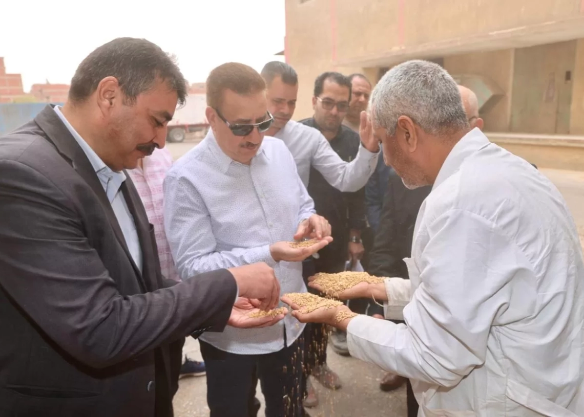 محافظ المنوفية يتفقد مجمع صوامع شبين الكوم.. لمتابعة انتظام توريد القمح..و يوجه بتقديم الدعم الكامل والتسهيلات اللازمة للمزارعين 18 - جريدة المساء