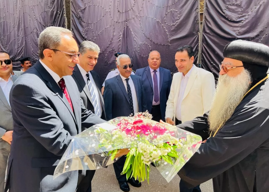 محافظ قنا يقدم التهنئة لأقباط دشنا بمناسبة عيد القيامة المجيد 16 - جريدة المساء محافظ قنا يقدم التهنئة لأقباط دشنا بمناسبة عيد القيامة المجيد 15 - جريدة المساء