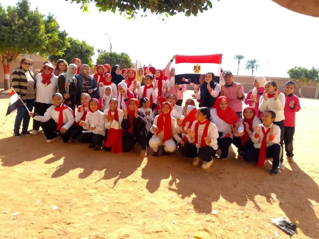 مدير إدارة المنيا التعليمية يقود مبادرة التشجير والدهان بمدارس إدارة المنيا. 18 - جريدة المساء