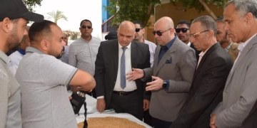 محافظ بني سويف يتابع "ميدانياً" انتظام وسير العمل في منظومة توريد الأقماح المحلية لمطحن الصوامع بوهلر . 1 - جريدة المساء