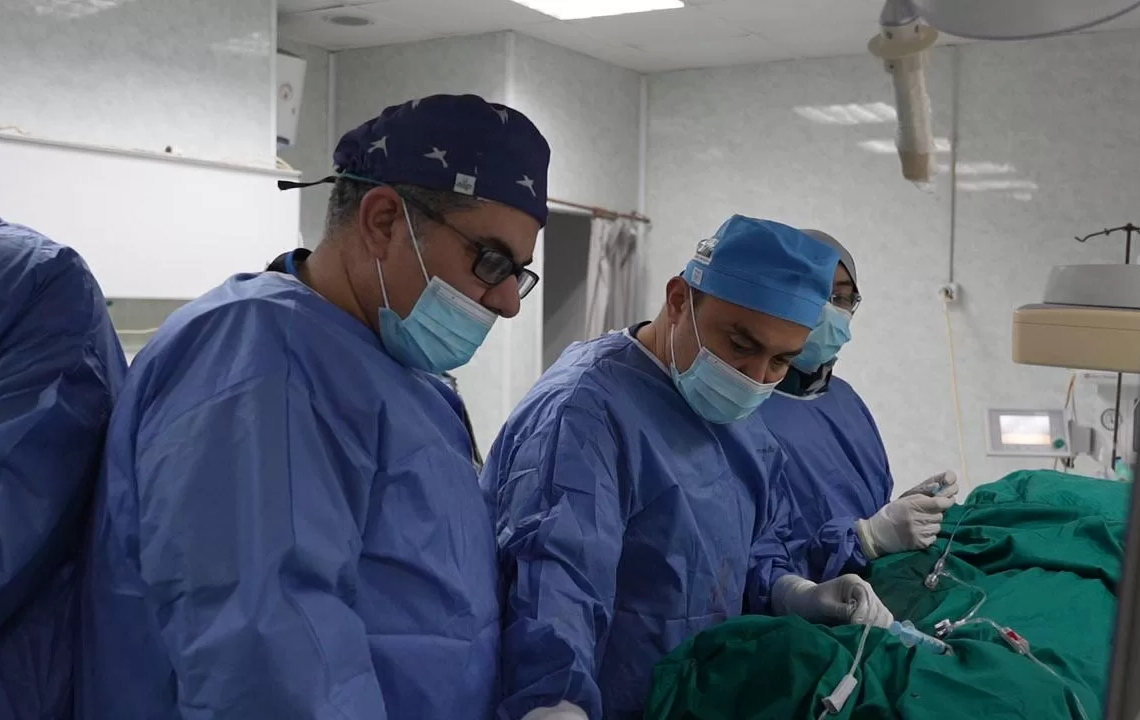 وحدة القسطرة التداخلية بمستشفى المنصورة الجامعي تبث عملية علاجية نادرة أمام 800 طبيب 19 - جريدة المساء