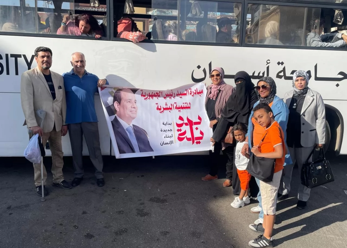 رئيس جامعة أسوان يستقبل وفد شبابي من ذوي الهمم من رحلات قطار الشباب 17 - جريدة المساء