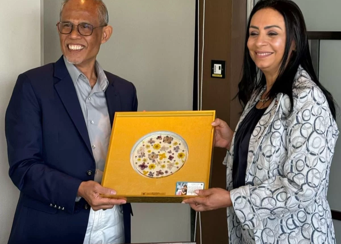 مايا مرسي تبحث في سنغافورة تعزيز التعاون الاجتماعي وتبادل الخبرات مع وزير الأسرة 19 - جريدة المساء