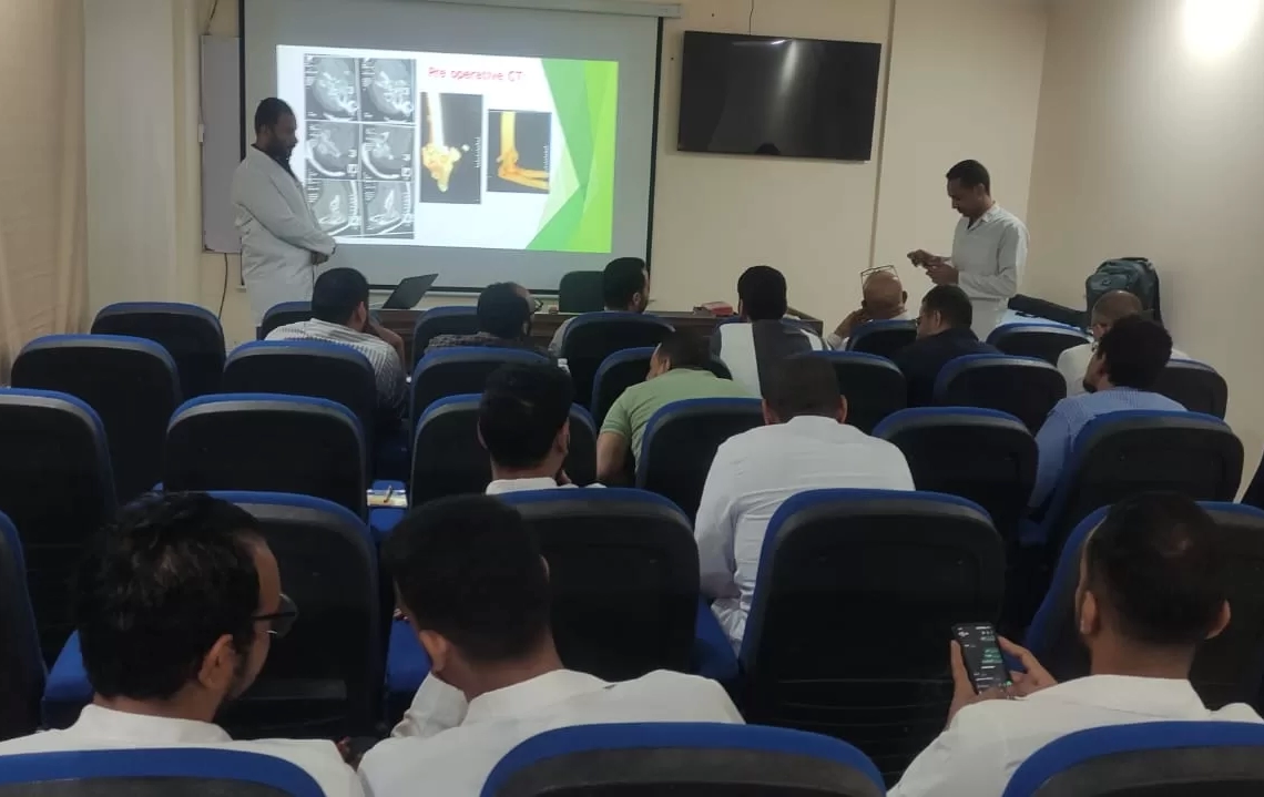 قسم العظام بطب أسوان ينظم يومًا علميًا لتبادل الخبرات ومناقشة الحالات الطبية 18 - جريدة المساء