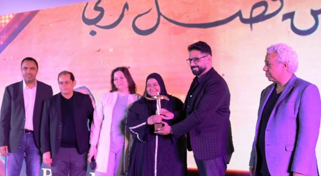 محافظ أسوان يقدم التهنئة لفرع المجلس القومى للمرأة لفوز سيدات أسوان فى مسابقة الأفلام ذات الأثر ضمن الدورة التاسعة لمهرجان أفلام المرأة .. 17 - جريدة المساء