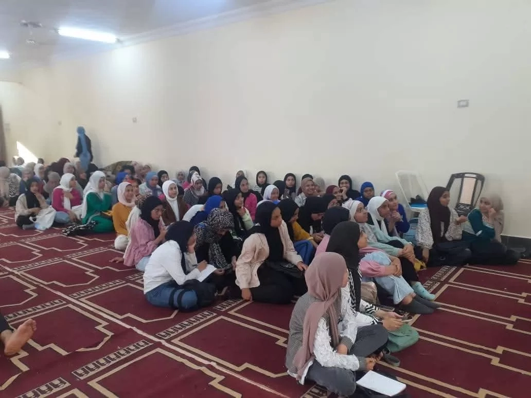 ساحات المساجد تستقبل طلاب المدارس ..بحلقات علم ومراجعات نهائية مجاناً في الوادي الجديد 19 - جريدة المساء