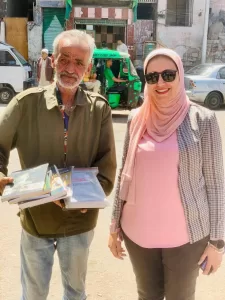"مكتبة على الرصيف".. مبادرة شعبية في قلب الدخيلة تشعل شغف القراءة بدعم من حي العجمي 37 - جريدة المساء