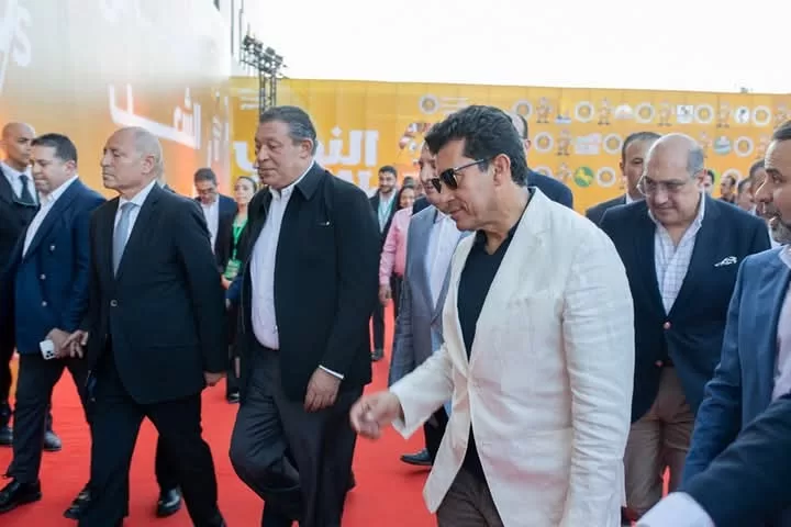 "الشعب الجمهوري" يكرم 26 أما مثالية و500 من خريجي مبادرة الذكاء الاصطناعي ويهدي 280 رحلة عمرة للفائزين في البرنامج الديني 21 - جريدة المساء