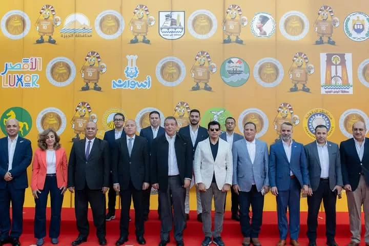 "الشعب الجمهوري" يكرم 26 أما مثالية و500 من خريجي مبادرة الذكاء الاصطناعي ويهدي 280 رحلة عمرة للفائزين في البرنامج الديني 31 - جريدة المساء