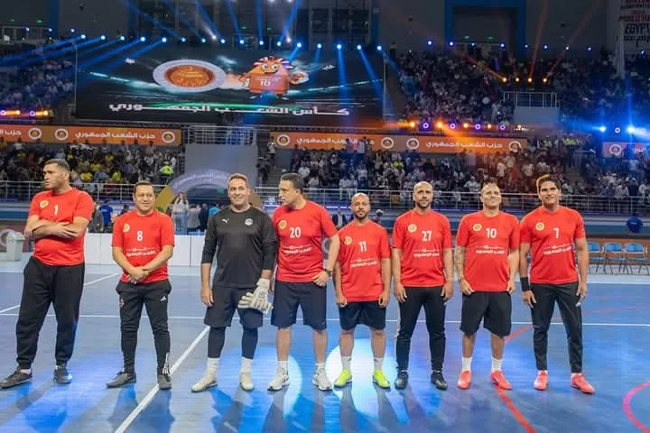 "الشعب الجمهوري" يكرم 26 أما مثالية و500 من خريجي مبادرة الذكاء الاصطناعي ويهدي 280 رحلة عمرة للفائزين في البرنامج الديني 49 - جريدة المساء