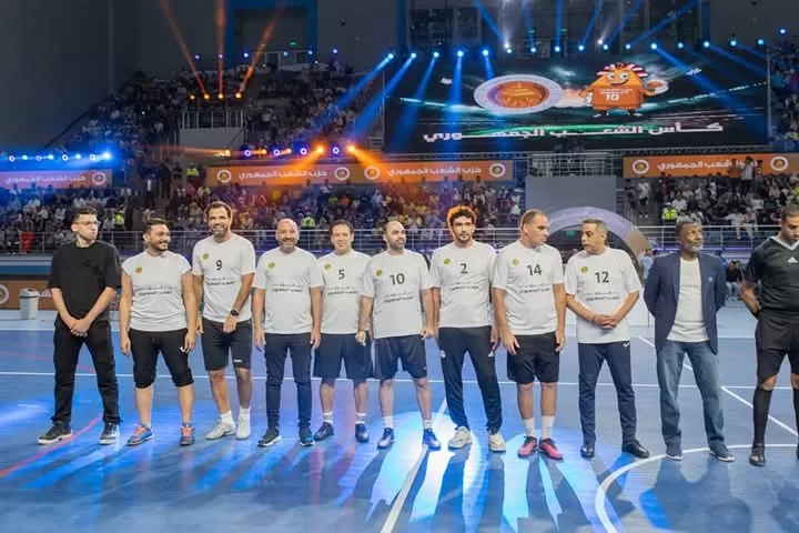 "الشعب الجمهوري" يكرم 26 أما مثالية و500 من خريجي مبادرة الذكاء الاصطناعي ويهدي 280 رحلة عمرة للفائزين في البرنامج الديني 43 - جريدة المساء