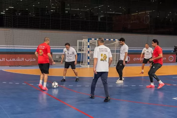 "الشعب الجمهوري" يكرم 26 أما مثالية و500 من خريجي مبادرة الذكاء الاصطناعي ويهدي 280 رحلة عمرة للفائزين في البرنامج الديني 73 - جريدة المساء