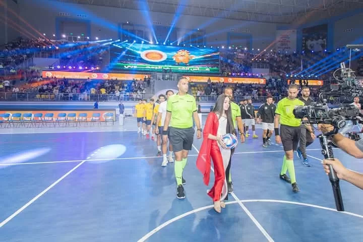 "الشعب الجمهوري" يكرم 26 أما مثالية و500 من خريجي مبادرة الذكاء الاصطناعي ويهدي 280 رحلة عمرة للفائزين في البرنامج الديني 87 - جريدة المساء