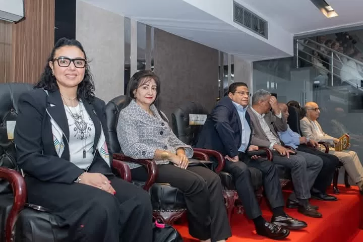 "الشعب الجمهوري" يكرم 26 أما مثالية و500 من خريجي مبادرة الذكاء الاصطناعي ويهدي 280 رحلة عمرة للفائزين في البرنامج الديني 97 - جريدة المساء