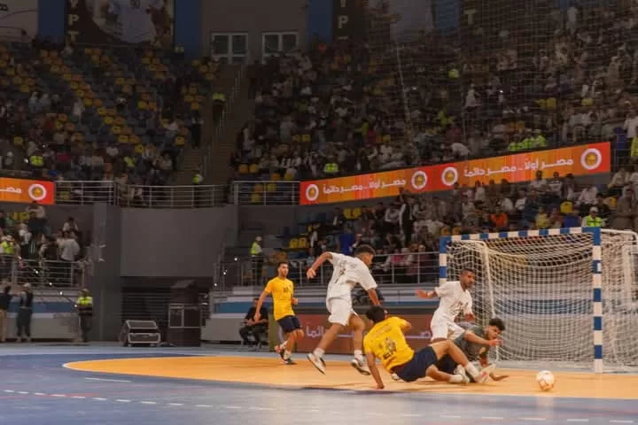 "الشعب الجمهوري" يكرم 26 أما مثالية و500 من خريجي مبادرة الذكاء الاصطناعي ويهدي 280 رحلة عمرة للفائزين في البرنامج الديني 95 - جريدة المساء