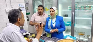 حملة حاسمة بالعجمي تقودها نور الهدى.. غلق محال وضبط أغذية فاسدة وسجائر مجهولة وتحصيل غرامات 20 - جريدة المساء