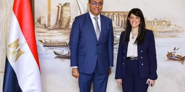 وزيرة التخطيط والتنمية الاقتصادية والتعاون الدولي تبحث مع محافظ قنا دعم جهود التنمية بالمحافظة 1 - جريدة المساء