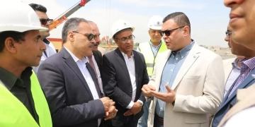 وزيرالإسكان ومحافظ الشرقية يتفقدان مشروع صرف صحي سنهوا بمنيا القمح ضمن المبادرة الرئاسية "حياة كريمة" 9 - جريدة المساء