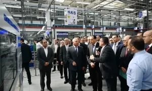 رئيس الوزراء يشهد فعاليات افتتاح المصنع الجديد لـ "سوميتومو" العالمية لإنتاج الضفائر الكهربائية للسيارات بالعاشر من رمضان 36 - جريدة المساء