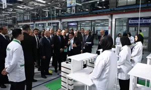 رئيس الوزراء يشهد فعاليات افتتاح المصنع الجديد لـ "سوميتومو" العالمية لإنتاج الضفائر الكهربائية للسيارات بالعاشر من رمضان 30 - جريدة المساء