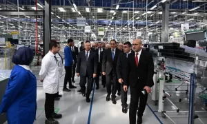 رئيس الوزراء يشهد فعاليات افتتاح المصنع الجديد لـ "سوميتومو" العالمية لإنتاج الضفائر الكهربائية للسيارات بالعاشر من رمضان 20 - جريدة المساء