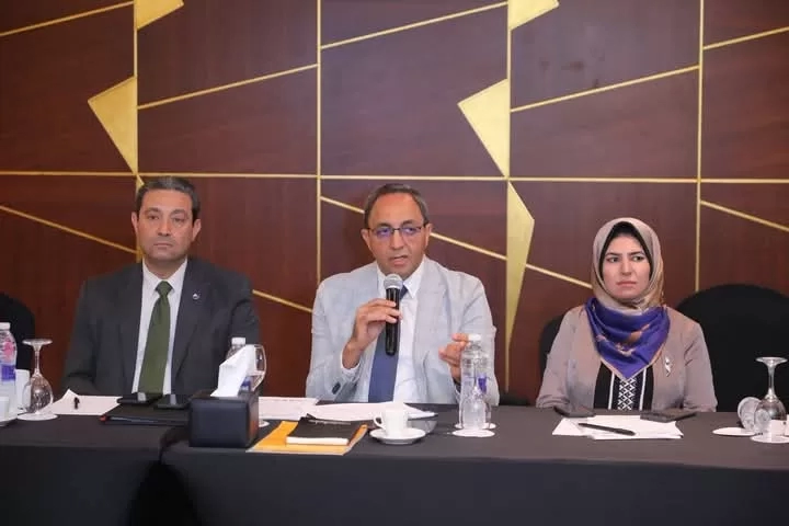 محافظ قنا يشارك في ورشة عمل حول استراتيجية التنمية الاقتصادية لمدينتي قنا ودمياط برأس البر 27 - جريدة المساء