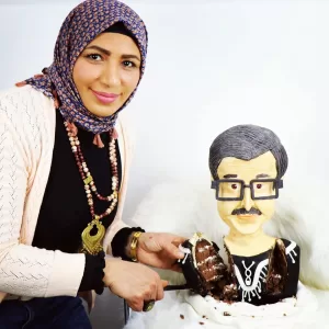 قصة نجاح الشيف زينب الشرقاوي مصممة الكيك وعضو لجنة التحكيم بمسابقة مصر الدولية للطهاة 35 - جريدة المساء