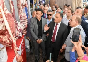 بتخفيضات تصل إلى 30٪.. محافظ الشرقية يفتتح معرض بيع السلع والمواد الغذائية بأسعار مخفضة بميدان التحرير بالزقازيق 23 - جريدة المساء