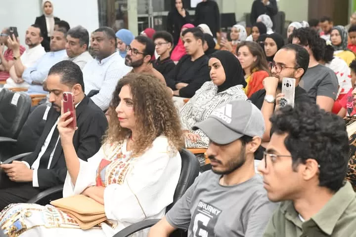 "عبدالحليم" يشهد افتتاح الدورة الثانية من "أيام قنا السينمائية" تحت شعار "السينما في قلب الريف" 33 - جريدة المساء