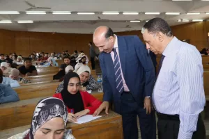 نائب رئيس جامعة الزقازيق لشئون التعليم والطلاب يطمئن على سير الامتحانات بكليات الآداب والتربية والتجارة والتكنولوجيا والتنمية 22 - جريدة المساء