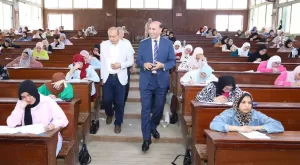 نائب رئيس جامعة الزقازيق لشئون التعليم والطلاب يطمئن على سير الامتحانات بكليات الآداب والتربية والتجارة والتكنولوجيا والتنمية 20 - جريدة المساء