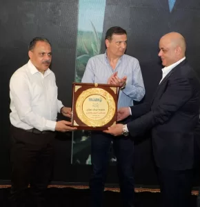 لتدعم صغار المربين بتوفير الروؤس المحسنة ذات الإنتاجية العالية وتوفير فرص العمل.. وزير الزراعة و محافظ الشرقية ورئيس البنك الزراعي يطلقون المرحلة الثانية من مبادرة "إحلم" لدعم صغار المربين بقرية التلين بمنيا القمح 44 - جريدة المساء