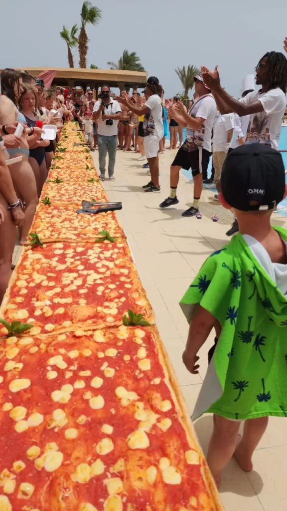 تحدى البيتزا على شواطئ الغردقة ومرسى علم 27 - جريدة المساء