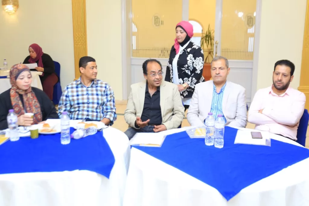 مائدة حوارية بمحافظة المنيا تنادي بقانون أحوال شخصية أكثر عدالة للأسرة المصرية 33 - جريدة المساء