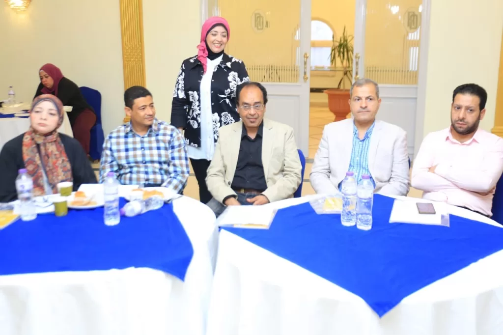 مائدة حوارية بمحافظة المنيا تنادي بقانون أحوال شخصية أكثر عدالة للأسرة المصرية 21 - جريدة المساء