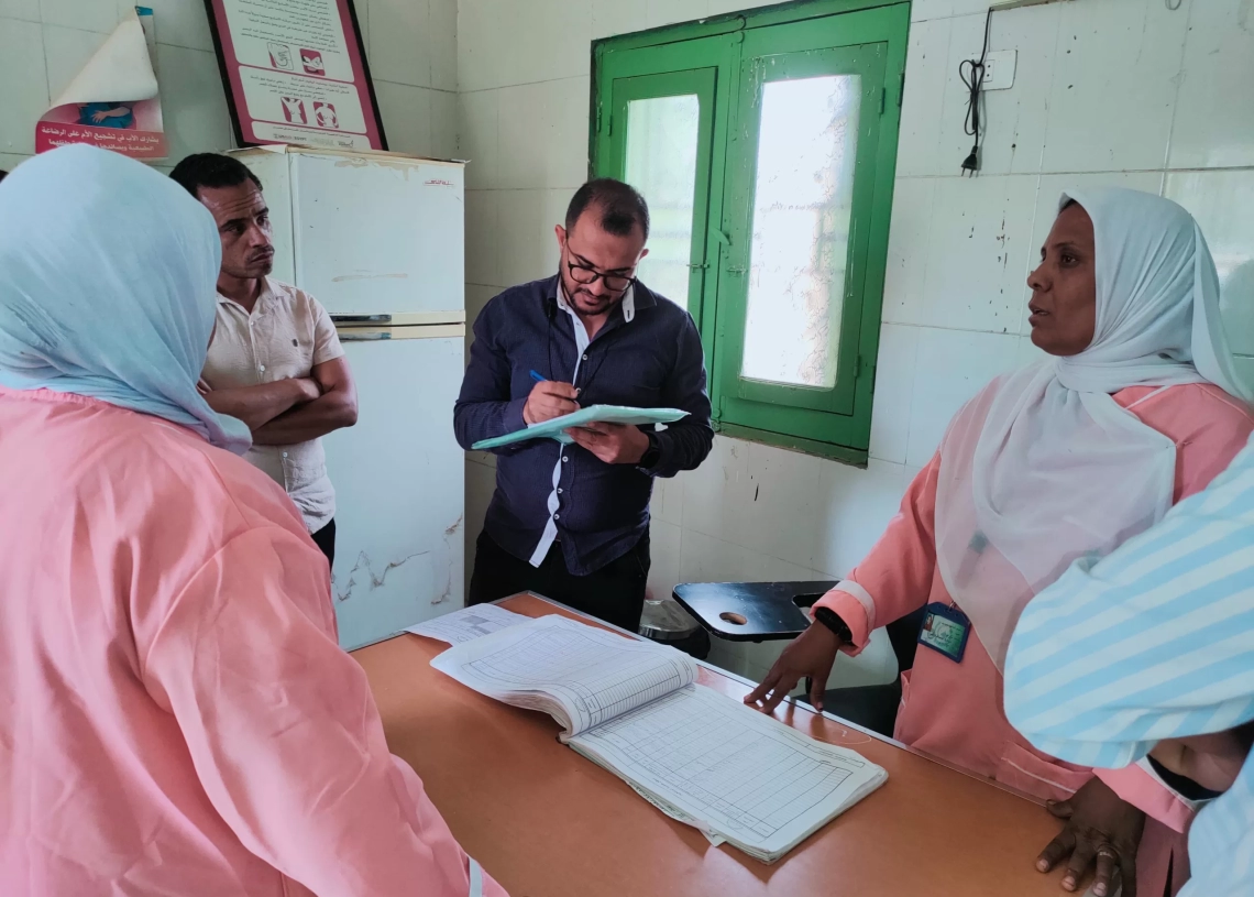 الصحة: فريق الحوكمة والمراجعة الداخلية تفقد وحدات صحية بالأقصر واسوان 19 - جريدة المساء