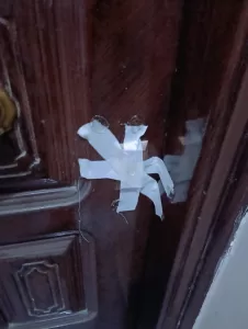 بعد اعتدائه على المفتشين.. صحة الشرقية تتمكن من ضبط منتحل صفة طبيب "استشاري نفسي" ويدير عيادة بدون ترخيص بمدينة العاشر 33 - جريدة المساء