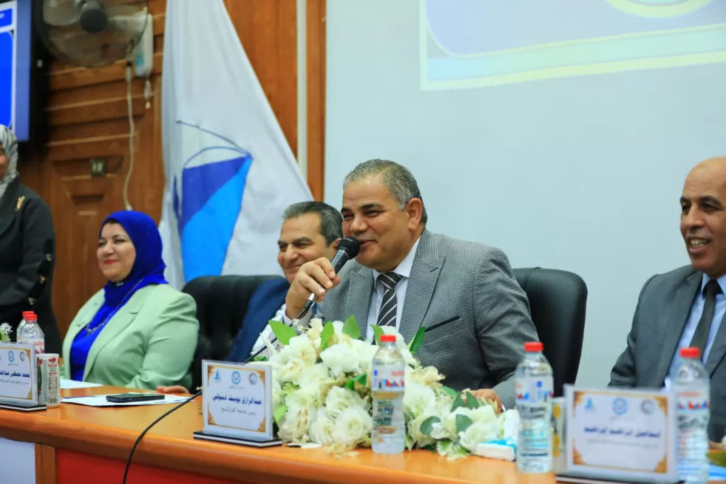 رئيس جامعة كفر الشيخ يشهد انطلاق فعاليات المؤتمر الدولي بكلية التمريض 21 - جريدة المساء