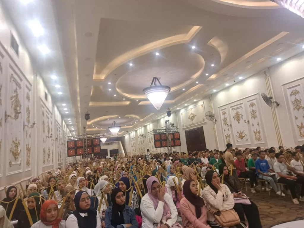 "الشعب الجمهوري" بنجع حمادي يختتم معسكر مراجعات الثانوية العامة بحضور 1000 طالب وطالبة 89 - جريدة المساء