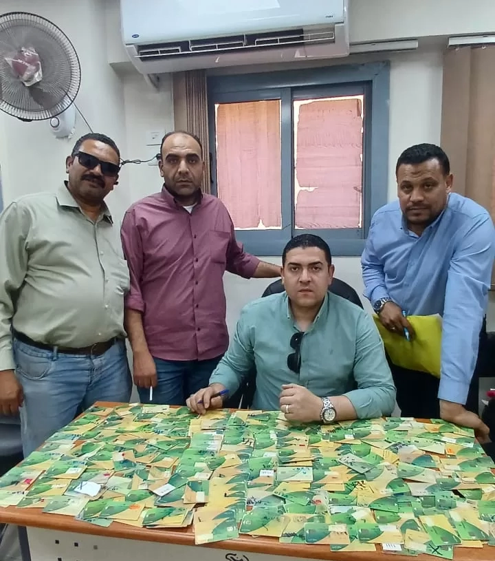 ضبط 447 بطاقة تموينية بحوزة صاحب مخبز بمنشأة القناطر.. و160 طن أسمدة مغشوشة داخل مصنع غير مرخص في الصف 19 - جريدة المساء ضبط 447 بطاقة تموينية بحوزة صاحب مخبز بمنشأة القناطر.. و160 طن أسمدة مغشوشة داخل مصنع غير مرخص في الصف 18 - جريدة المساء