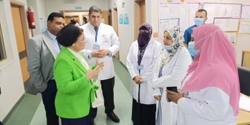 نائبة وزير الصحة أثناء تفقدها عدد من المنشآت الصحية بأسوان: دعم الرضاعة الطبيعية وتوسيع غرف المشورة الأسرية 1 - جريدة المساء