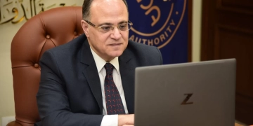 رئيس هيئة الدواء المصرية فى اجتماع مع نظيره الزامبي : نعمل سويا على تلبية احتياجات المواطن الزامبي من المستحضرات الطبية المصرية، وضمان استمرار تدفقها بسوق الدواء 2 - جريدة المساء رئيس هيئة الدواء المصرية فى اجتماع مع نظيره الزامبي : نعمل سويا على تلبية احتياجات المواطن الزامبي من المستحضرات الطبية المصرية، وضمان استمرار تدفقها بسوق الدواء 1 - جريدة المساء