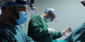 إجراء جراحة دقيقة لمريض يعاني من إنسداد أنفي بمستشفى الزاوية العام بالمجان  .. والجزار  يشيد بالكفاءات والكوادر الطبية بمستشفيات القاهرة 1 - جريدة المساء