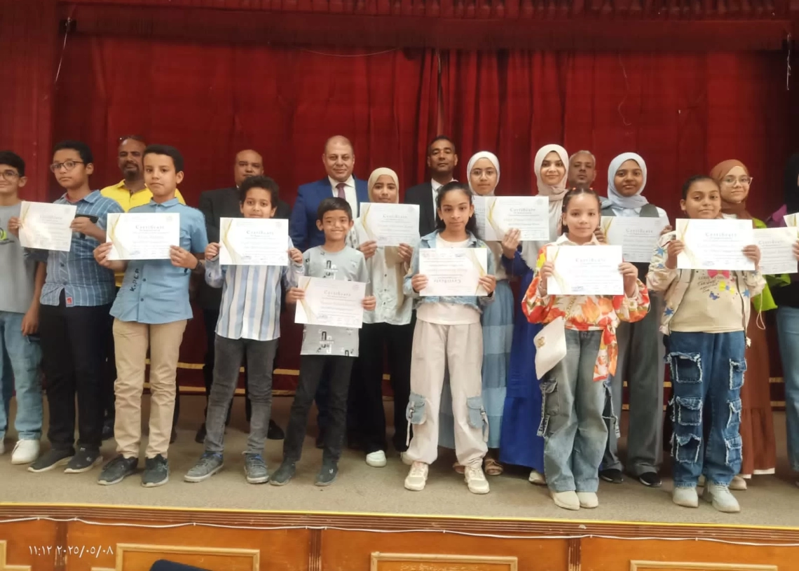 تعليم قنا يكرم فريق عمل From Qena to the world 19 - جريدة المساء