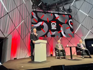 وزير الاتصالات يعلن إنشاء مركز بحوتب للإبداع والتطوير فى مدينة المعرفة كمركز ابتكار ادعم الشركات الناشئة والصغيرة والمتوسطة للتصميم الإلكترونى 27 - جريدة المساء